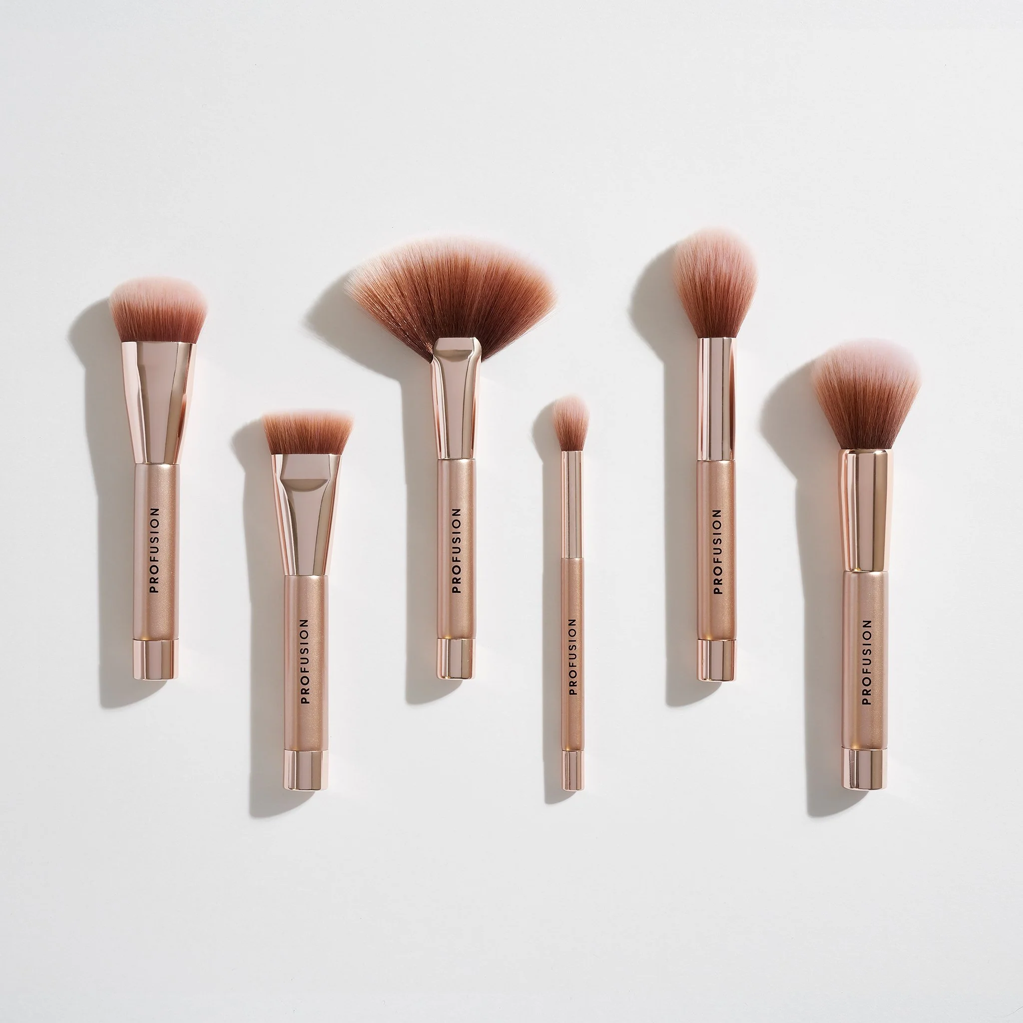 MAGNETIX EYESHADOW BLENDER BRUSH - Image 3